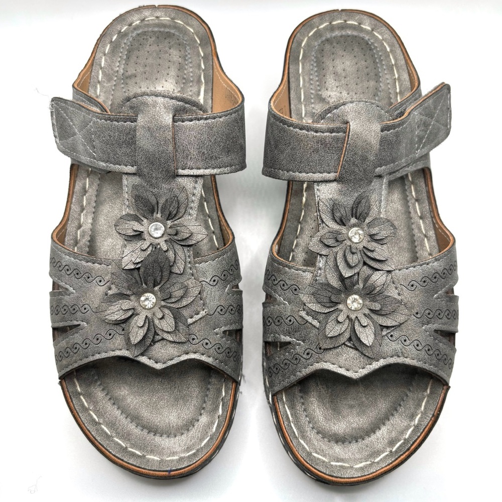 Vangelo Pewter Cathy Floral Embellished Wedge Slip-On Sandals, 37